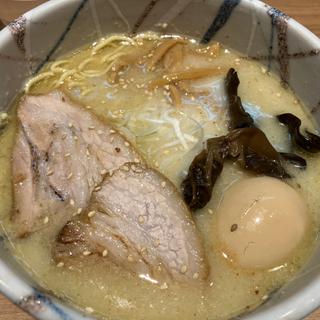 味玉しおラーメン(風来居 新宿店 （ふうらいきょ）)