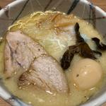 味玉しおラーメン