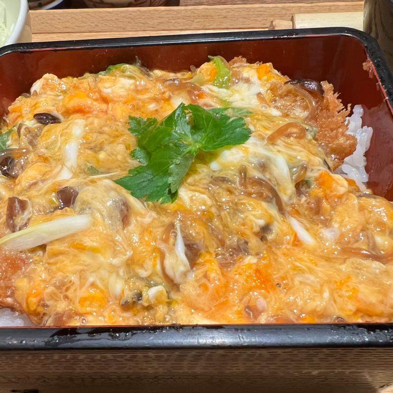 ヒレかつ重（お味噌汁付き）(かつくら 大阪国際空港店 )