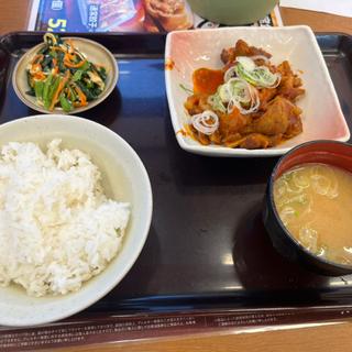 赤パンチ定食(山田うどん食堂 亀井野店)