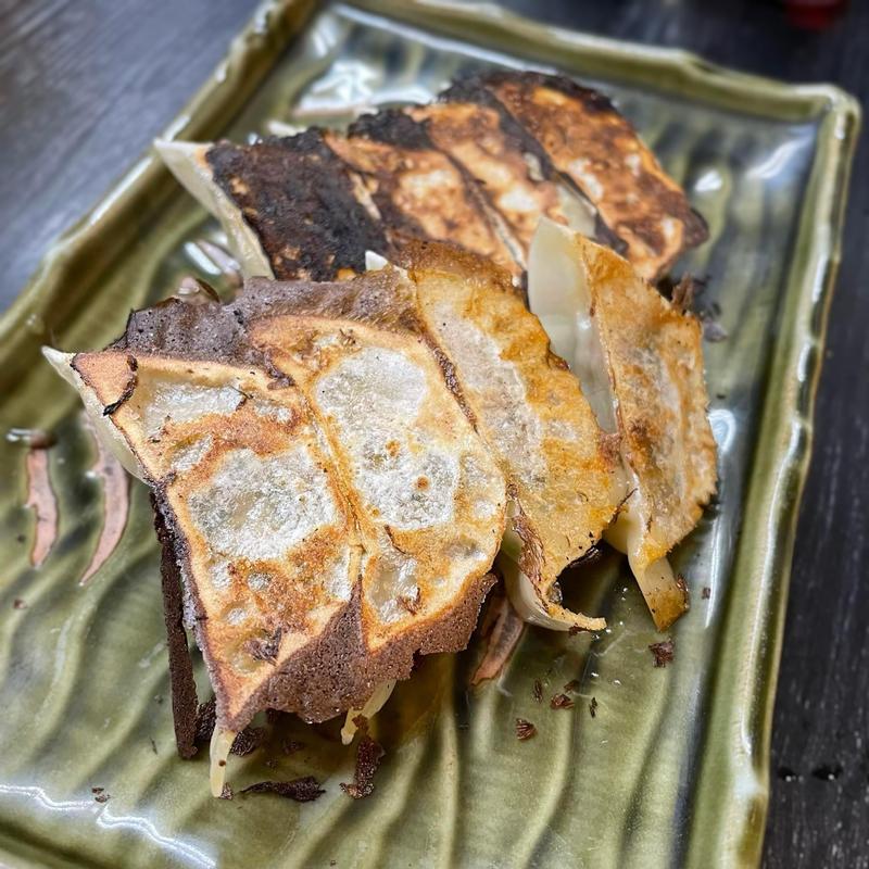 手作り一口餃子(8個)(牛もつ鍋 川端)