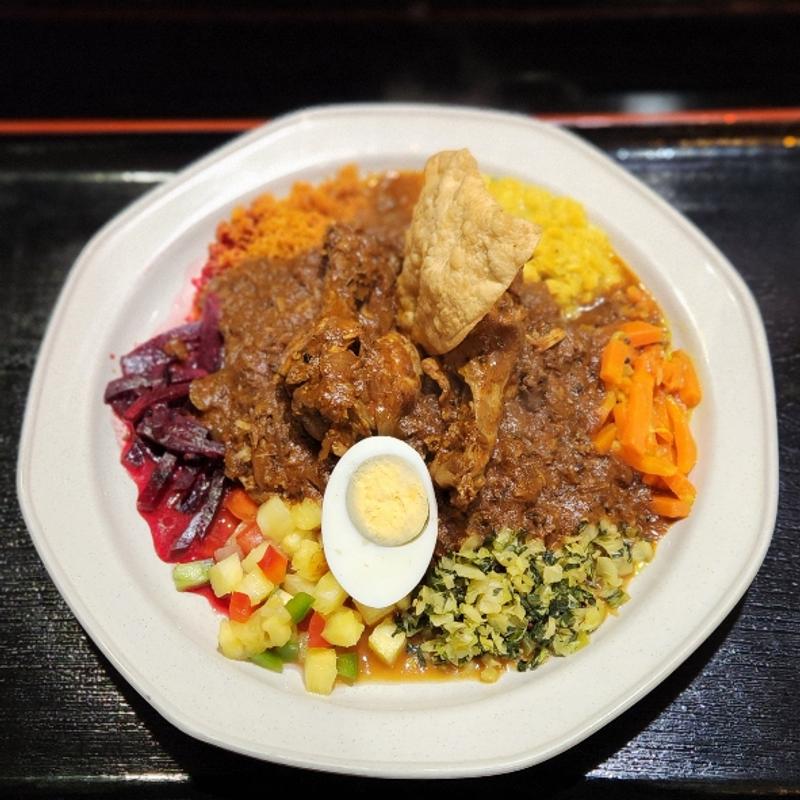 NUWARAプレート(チキン)(ヌワラカデ)