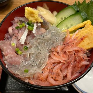 ぬまづ丼(かもめ丸)