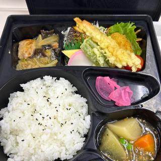 幕の内弁当（日替わり）(札幌市役所地下食堂)