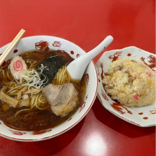 ラーメン　半チャーハン