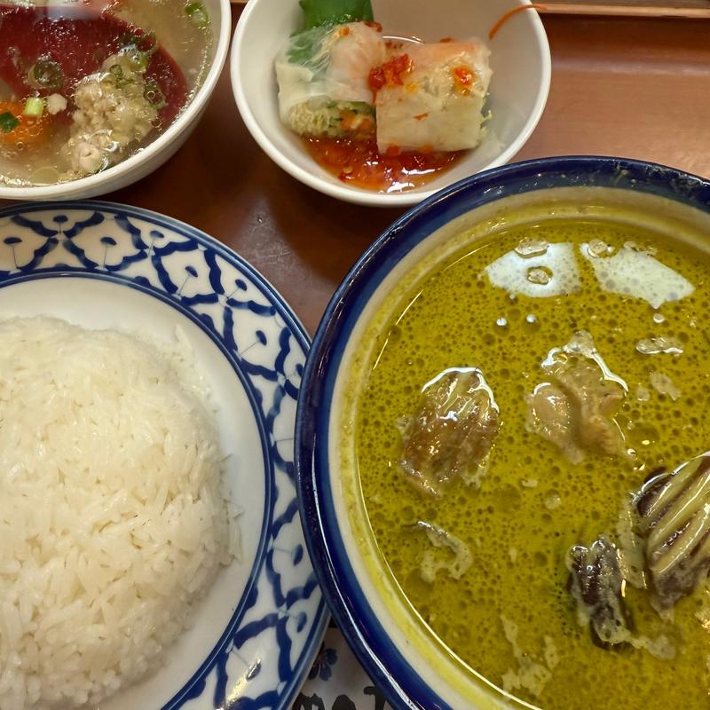 ゲーンキャオワーンガイ(インド・タイ料理レストラン 絆)