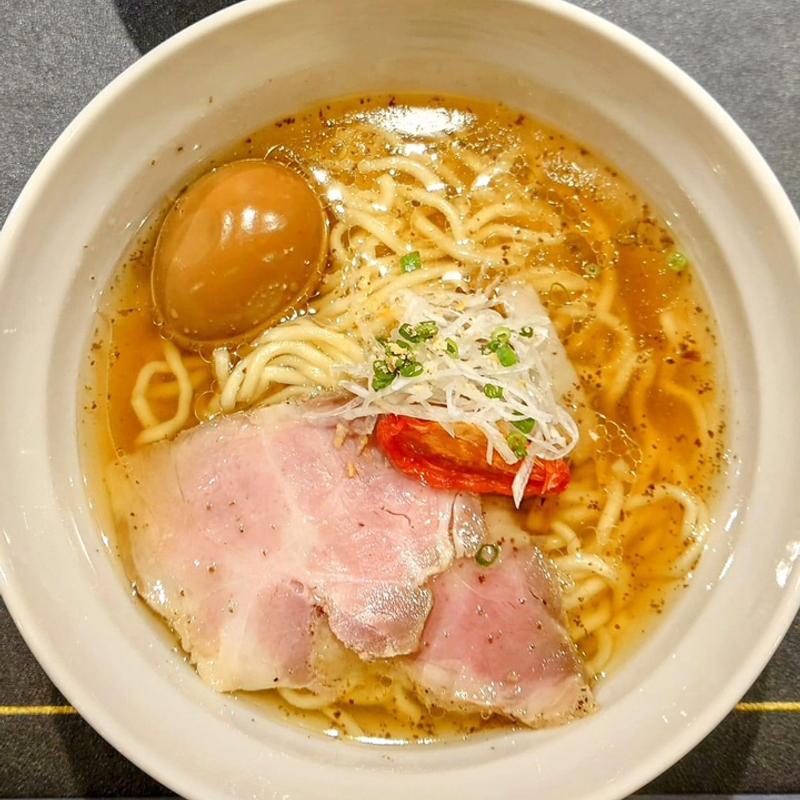 コンソメらーめん(塩) / 味玉入(Craft Ramen BiT)