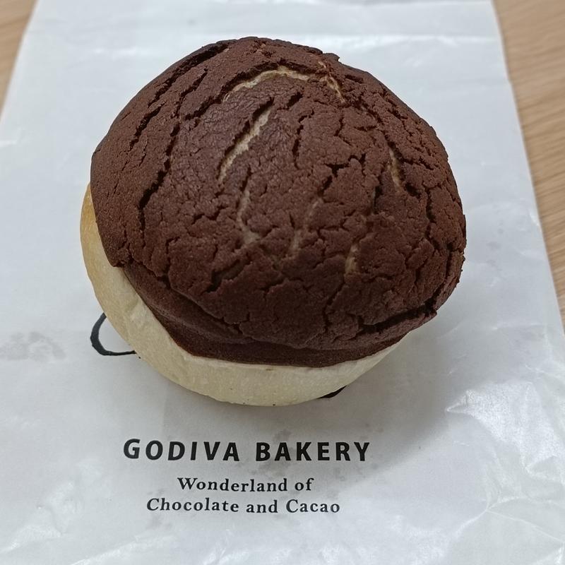 ショコラティエのカレーパン(GODIVA Bakery ゴディパン 本店)