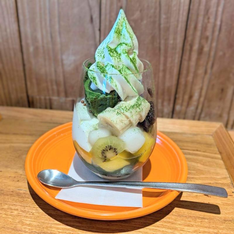 北海道ソフトの抹茶パフェ(chawan アリオ橋本店)