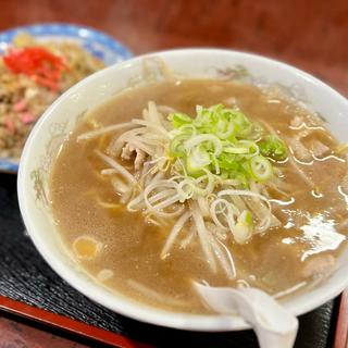 ラーメンしょうゆ(味処とんび)