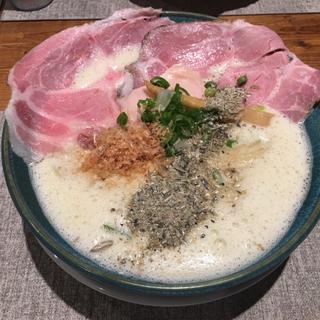 魚介とあさりの鶏白湯らあ麺醤油(麺や おだしとにくと)