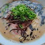 黒豚骨ラーメン(虎 Kitchen （タイガーキッチン）)