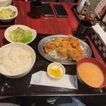 唐揚げ定食(肉バル アモーレ 新宿店)