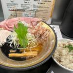 黒(名もなきラーメン)