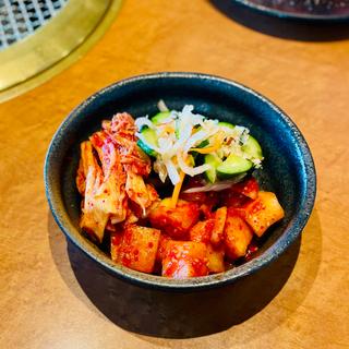 キムチ3種盛り合わせ(寿し和 和香苑 （スシカズ ワコウエン）)