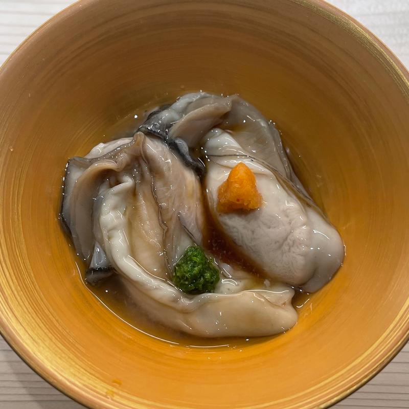 生牡蠣(立喰 鮨となり 麻布十番)