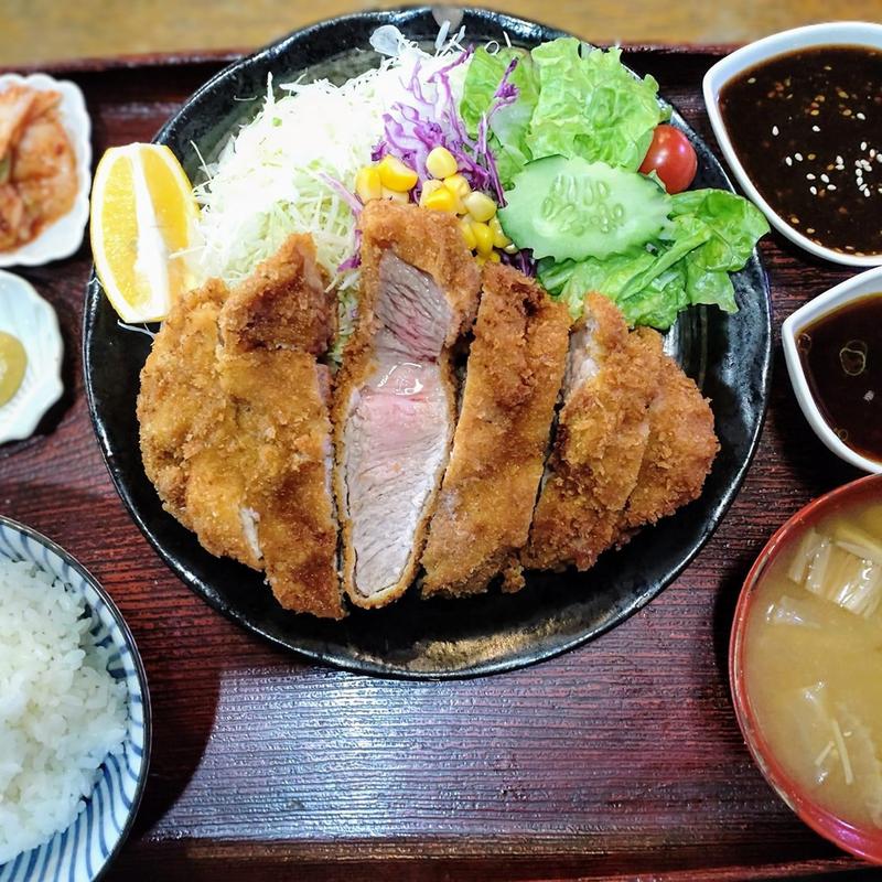 とんかつ定食(昭和軒)