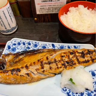 さばのみりん干し定食　大盛り(炭火焼専門食処 白銀屋 西八の分店)