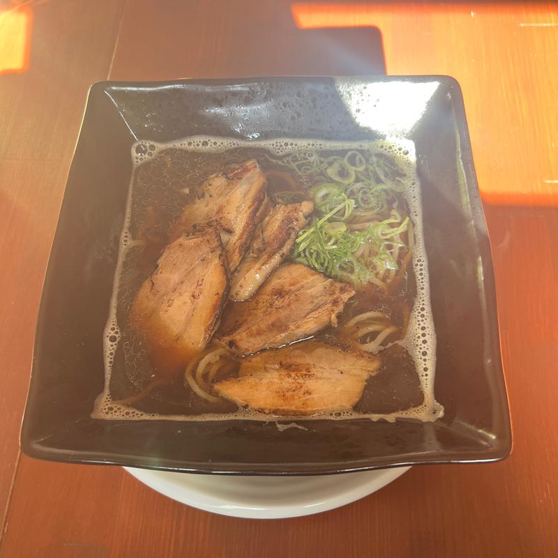 炙り豚バラチャーシュー煮干ししょうゆらーめん(淡路島バーガープラス)