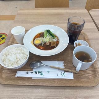 牛肉中落カルビ煮込み