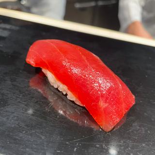 まぐろ　赤身(立喰 鮨となり 麻布十番)