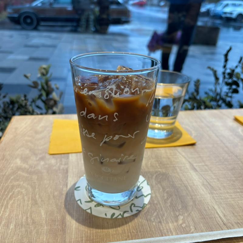 アイスカフェオレ(ロクシタンカフェ 軽井沢プリンス・ショッピングプラザ店)