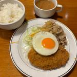メンチかつ+月見+スタミナ焼