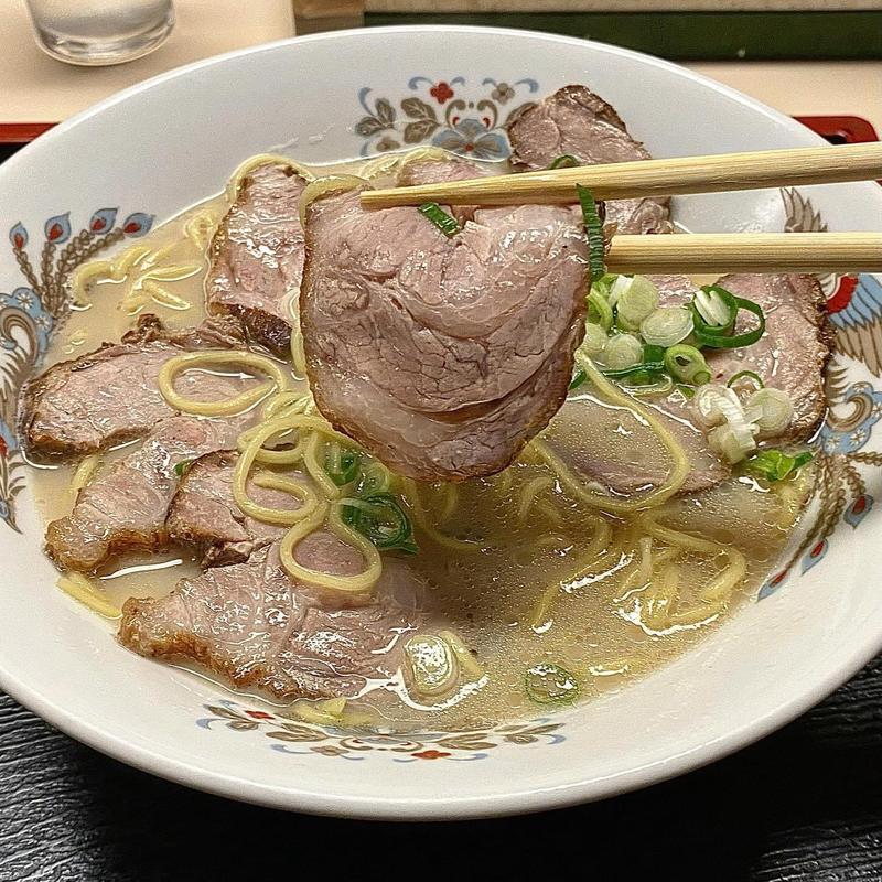 チャーシューメン(とんこつラーメン とん東)