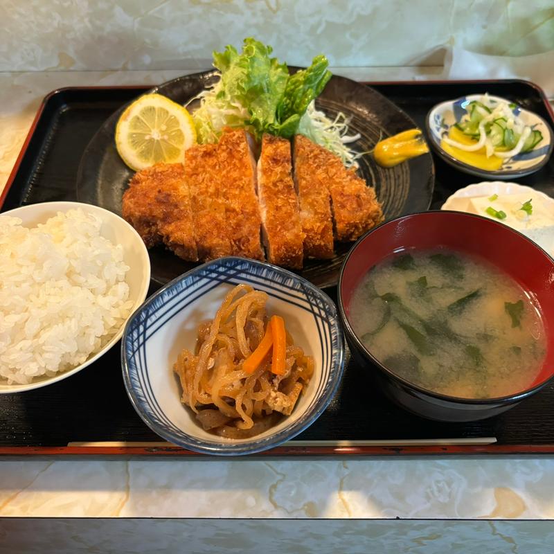 ロースかつ定食(歩留食（ぽるく）)
