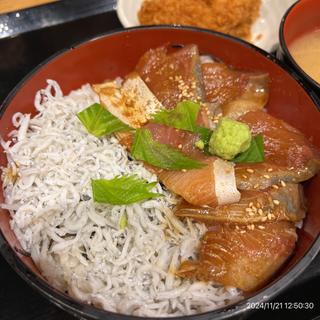 ぶりとしらす丼(神保町 魚金 弐 すずらん通り店)