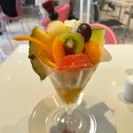 フルーツパフェ(タカノフルーツパーラー 池袋東武店)