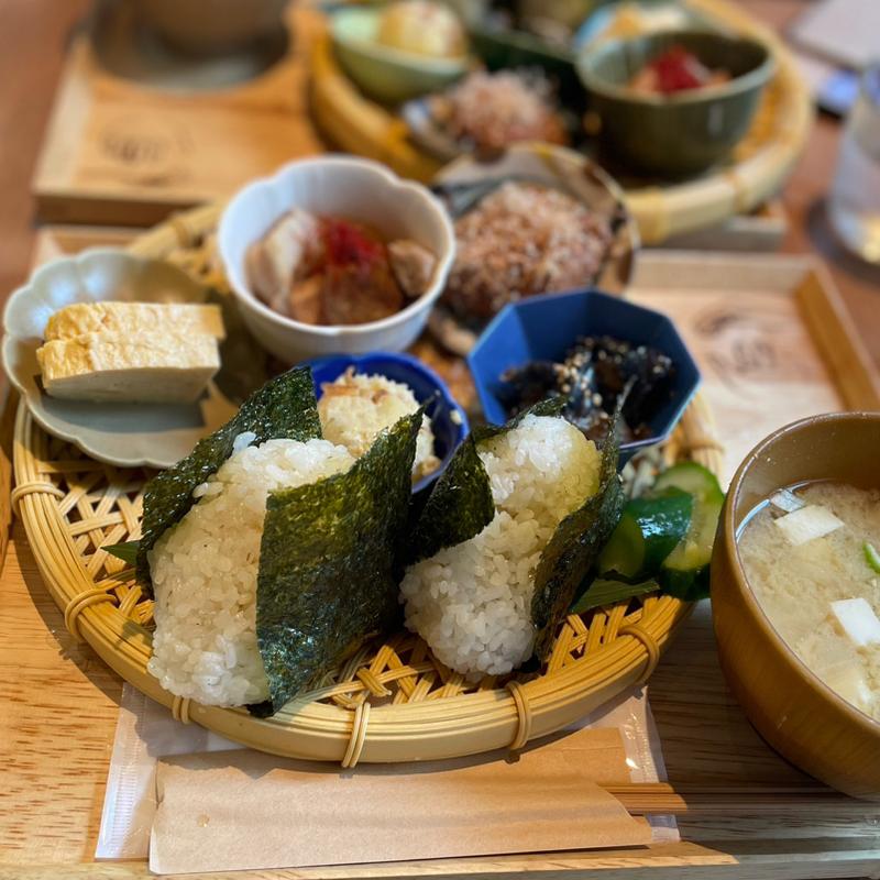 おにぎりプレート(米と蜜)