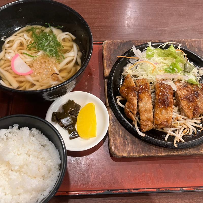 とびうめ豚のポークジンジャーセット(はかたきねやうどん原田店)