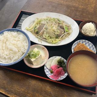 野菜レバー炒め定食