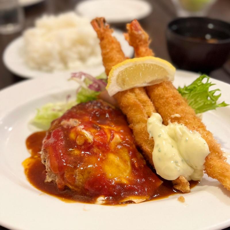 ハンバーグとエビフライ(キッチンぽっと )