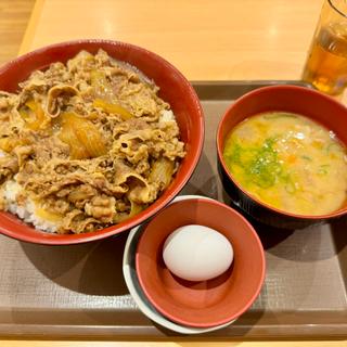 メガ牛丼＋豚汁＋たまご(すき家 下羽生店)