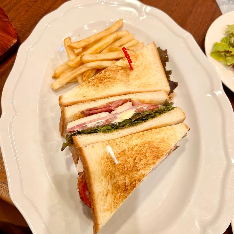 ハムとチキンのクラブハウスサンド(ロイヤルホスト津田沼駅前店)