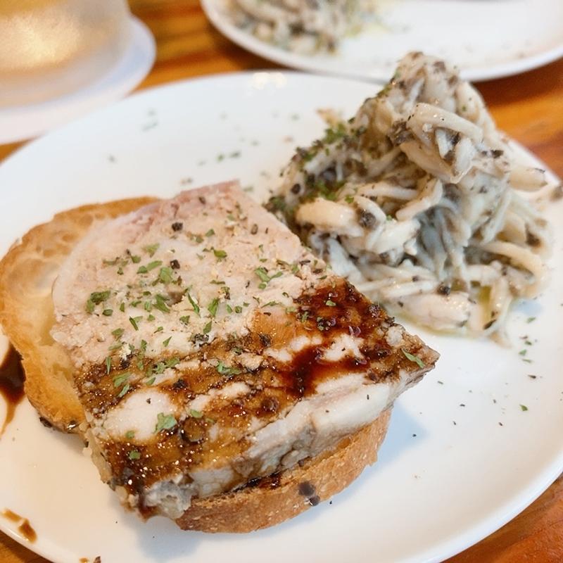 お通し2種（パテドカンパーニュとマリネ）(サンク　ディアマン （Cinq-Diamants）)