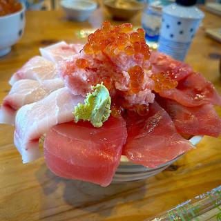 賄い丼(並)(居酒屋 たすく)