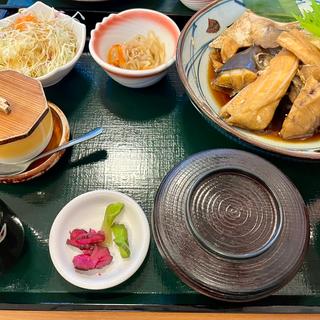 魚のあらだき定食(さんぞくや(山賊鍋)姪浜店)