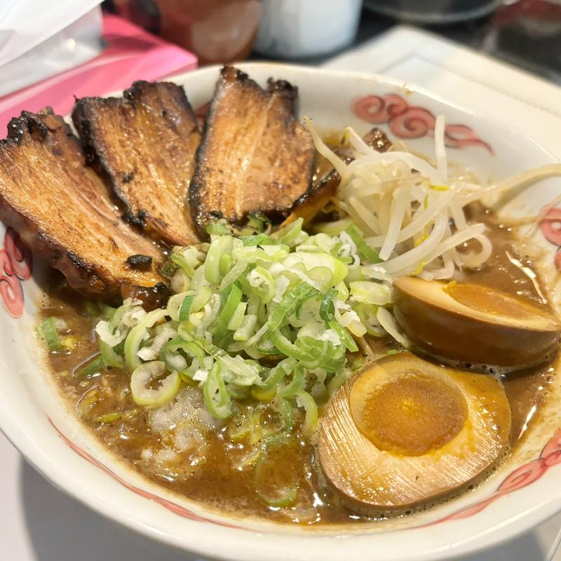 こってりとんこつ醤油ラーメン(らーめん・つけ麺　よろしく )