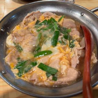肉ニラ卵とじ(やきとり酒蔵 庄助本店)