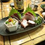 赤字のお刺身3点盛(大衆酒場 チャン栓チャン)