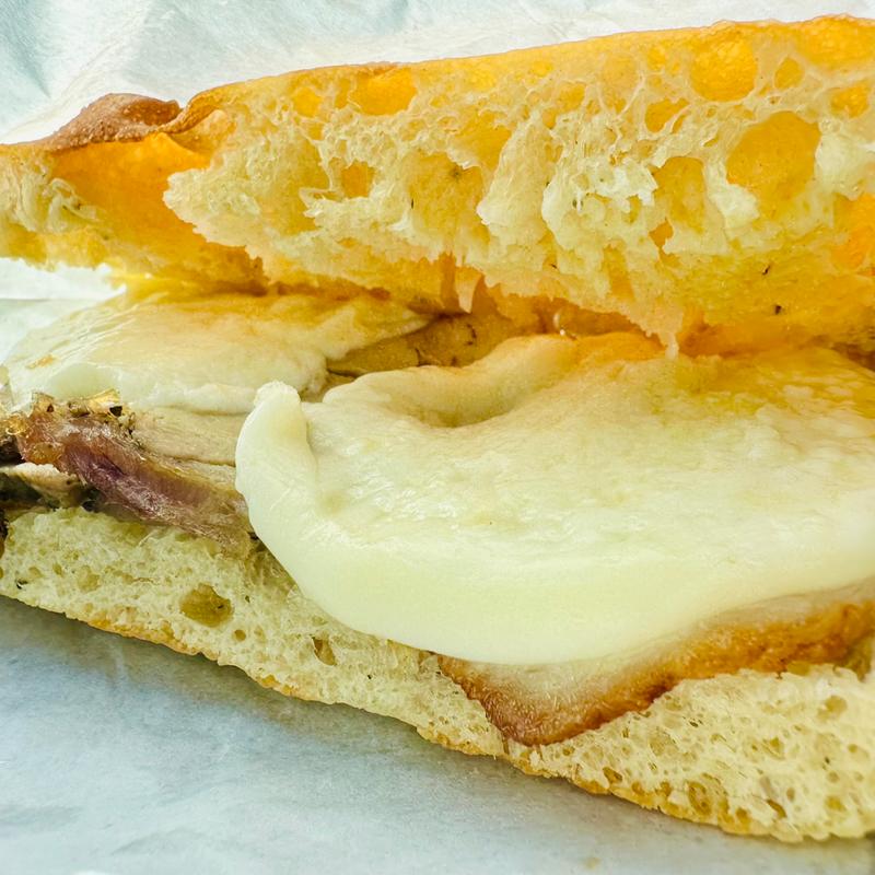 自家製ポルケッタのフォカッチャ(Gelateria Quattro Panchine)