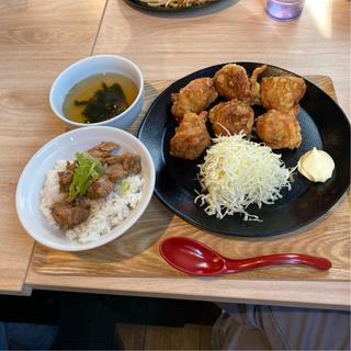 唐揚げ定食(6個、ライス→ミニチャーシュー丼)(金まる餃子)