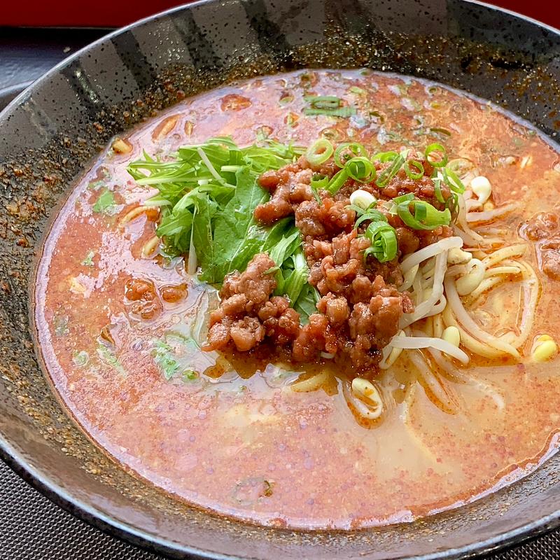 台湾担々麺(台湾名物焼き小籠包 李記)