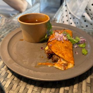 WAGYUチーズビリア（1pc）(Blue Entrance Kitchen)