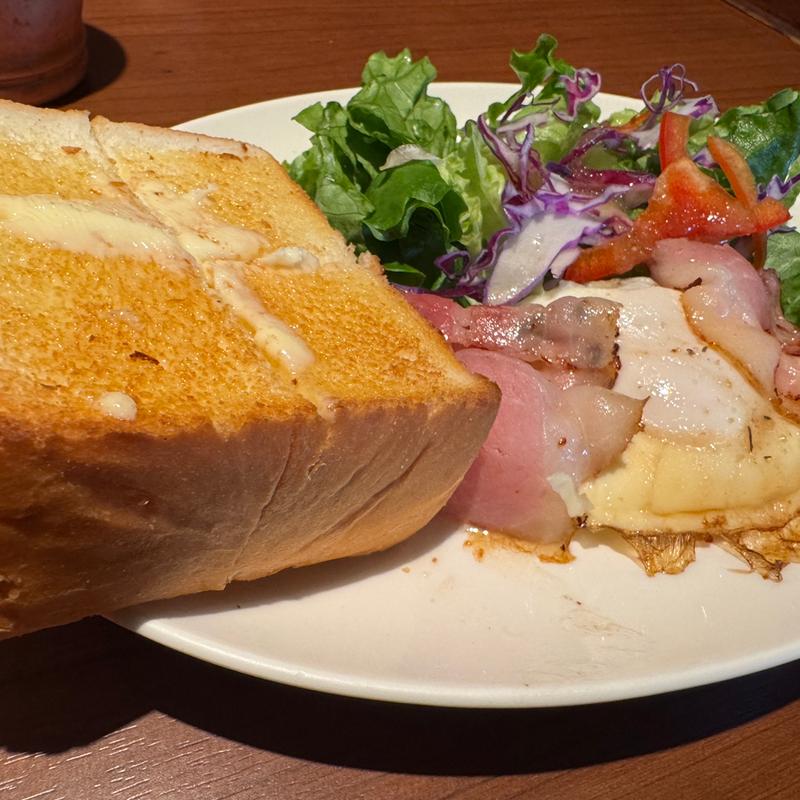ベーコンエッグ＆厚切りバタートースト(上島珈琲店 神楽坂店)