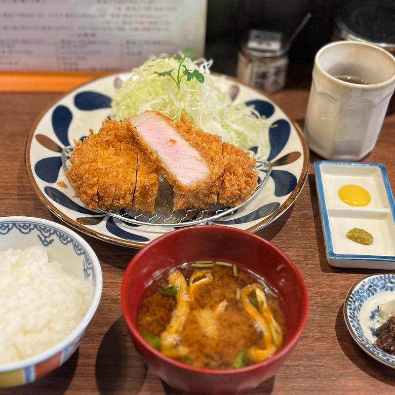 特選ロースカツ定食(とんかつじゅうろく)