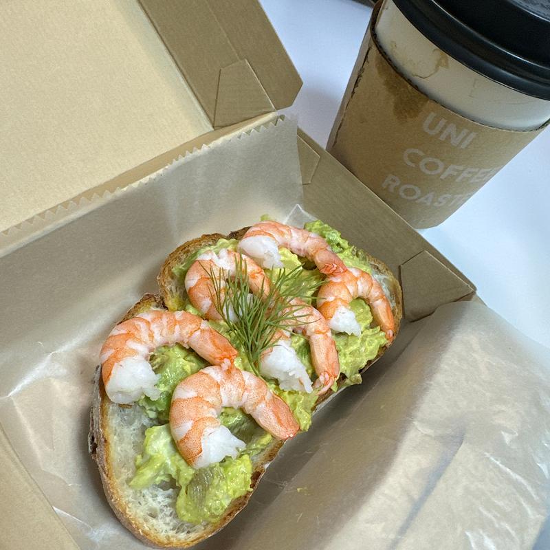 オープンサンドウィッチセット（アボカド＆シュリンプ）(UNI COFFEE ROASTERY PREMIUM 麻布十番)